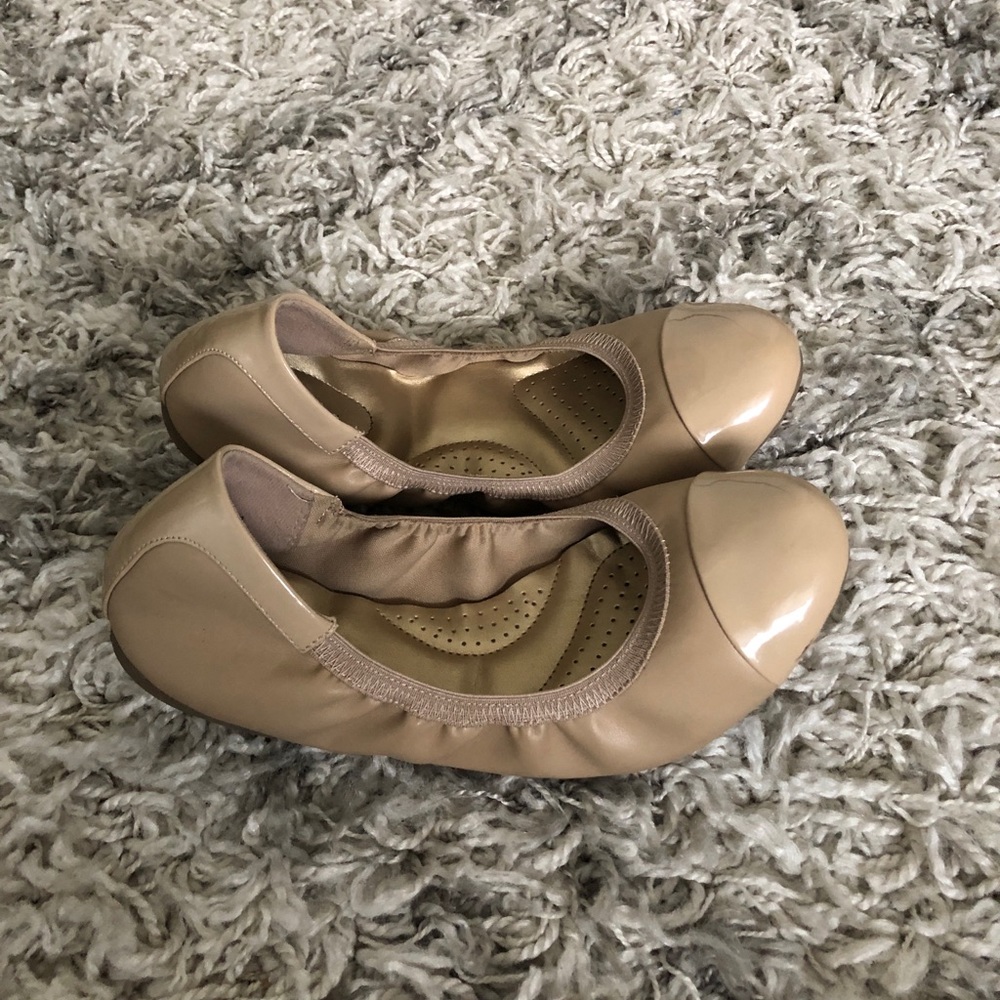 Dexflex comfort nude flats